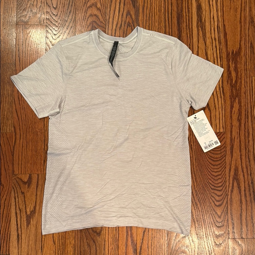 Lululemon Metal Vent NWT